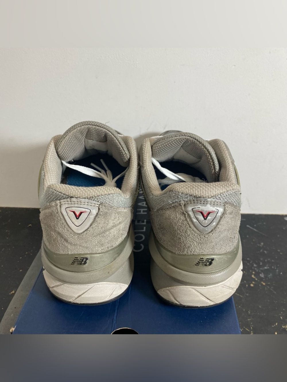 Size 10.5 - New Balance 990 V5 - Picture 8 of 9